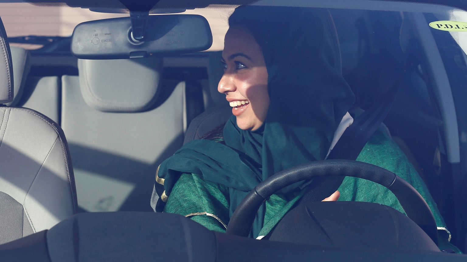 المرأة السعودية تفوز بأحقية حضانة أولادها 