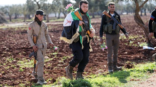 Exército turco já cerca Afrin Exército turco já cerca Afrin