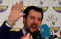 Salvini dice que Italia no dejará el euro "de forma aislada"