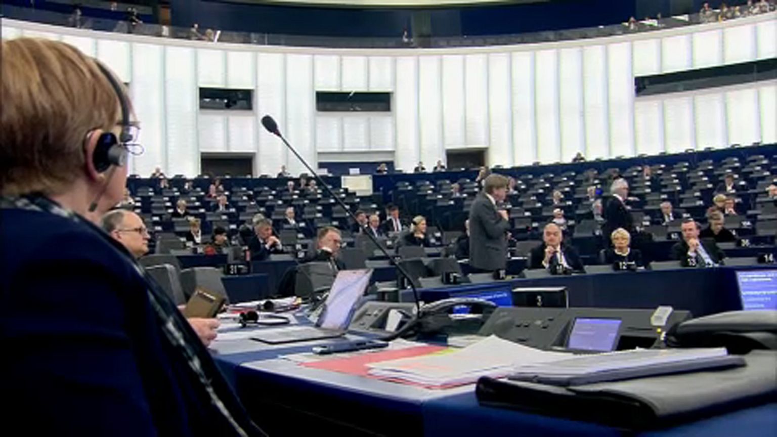 Juncker: Brexit ile ilgili somut anlaşmalar gerekiyor