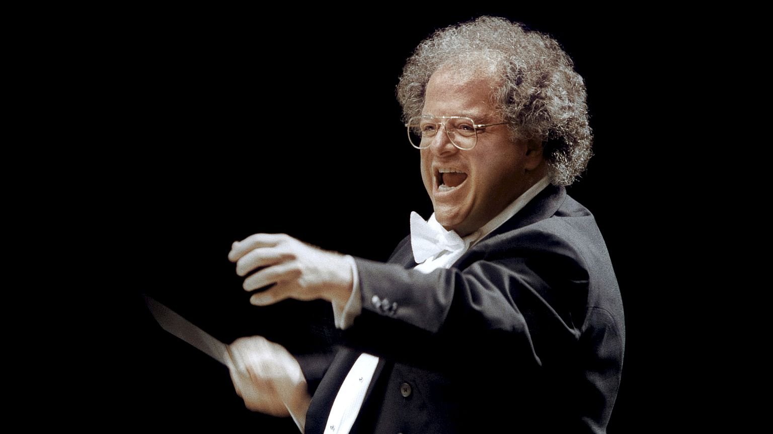 James Levine bei einem Auftritt in Japan im Jahr 2001.