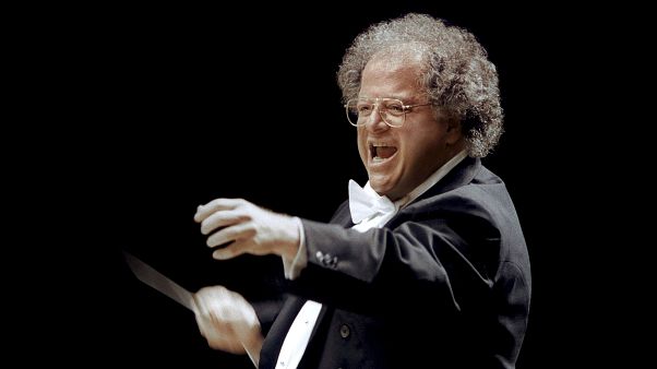 James Levine bei einem Auftritt in Japan im Jahr 2001. James Levine bei einem Auftritt in Japan im Jahr 2001.