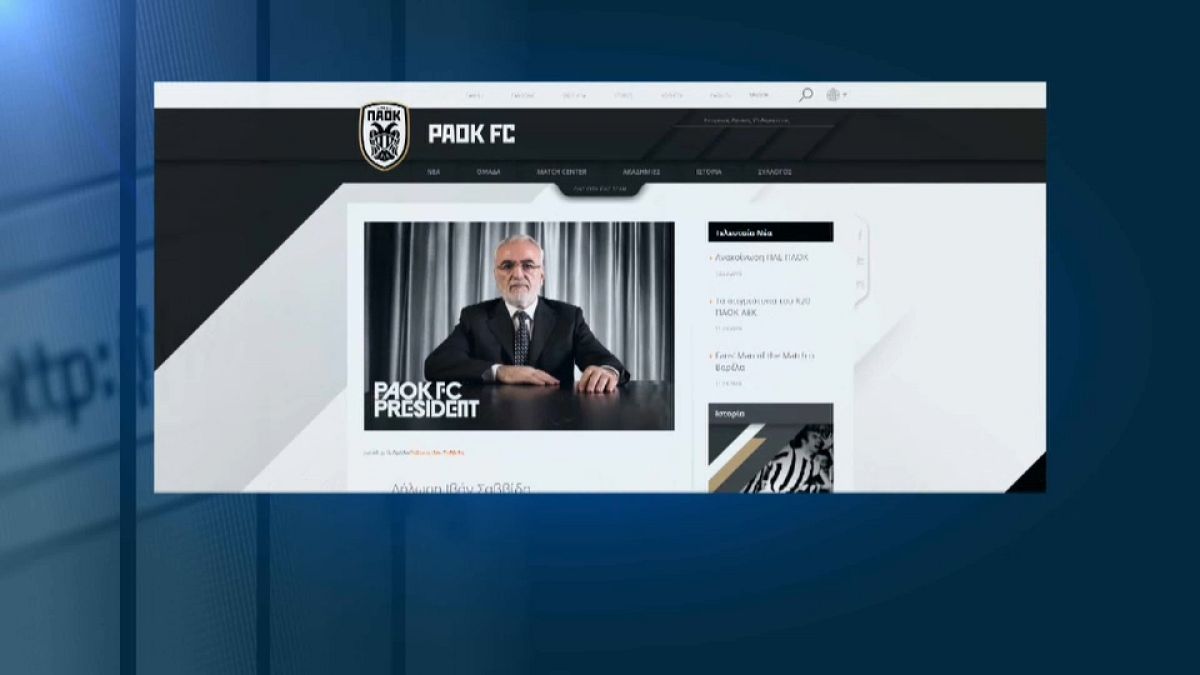 El presidente del PAOK se disculpa por saltar armado al campo de fútbol 