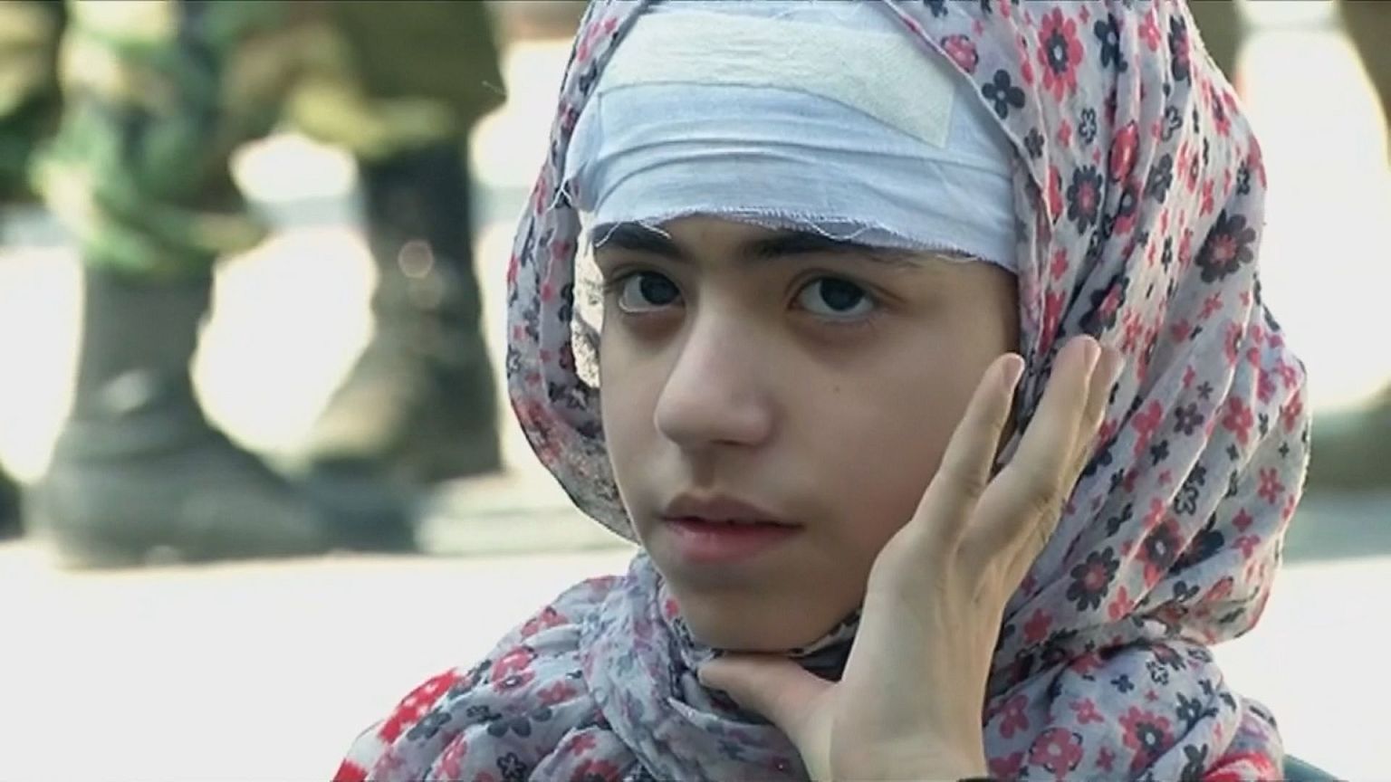Thousands of chldren and the sick are evacuated from Syria's Eastern Ghouta