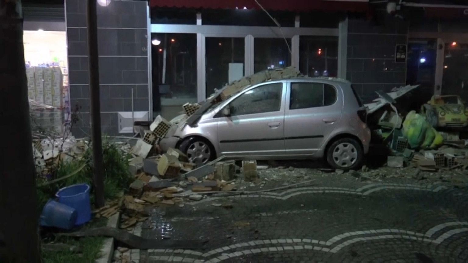 Un fuerte tornado azota la ciudad italiana de Caserta
