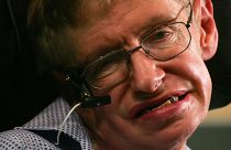 İngiliz fizikçi Stephen Hawking 76 yaşında hayatını kaybetti