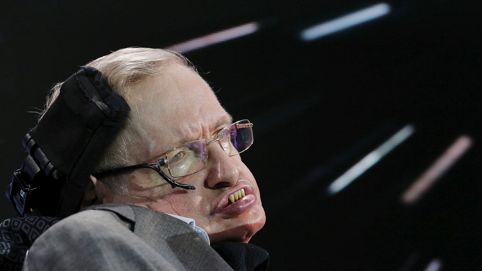 Físico teórico Stephen Hawking morre aos 76 anos