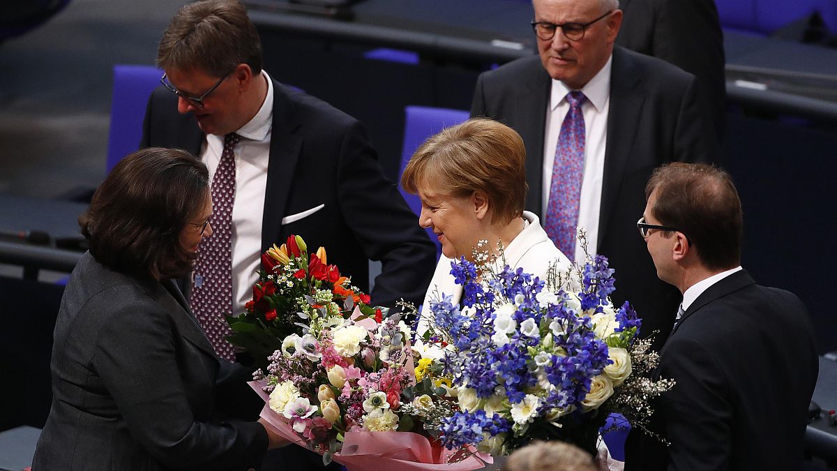 البرلمان الألماني ينتخب ميركل مستشارة لولاية رابعة 