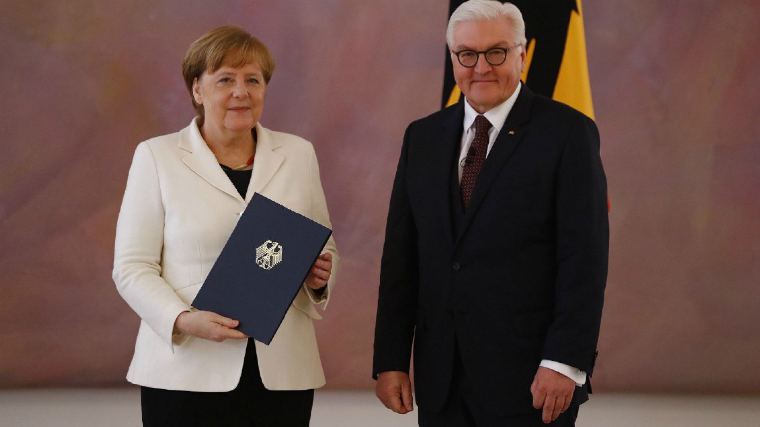 Angela Merkel reeleita para quarto mandato como chanceler