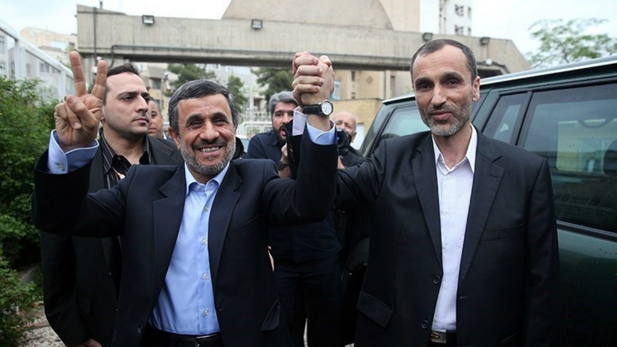 انتقاد تند احمدی‌نژاد از حبس بقایی: پیشانی سفیدان فساد دولت پاک را متهم می‌کنند