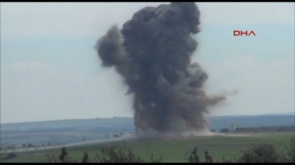 Turcos preparam assalto final a Afrin Turcos preparam assalto final a Afrin