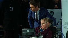 El reto de interpretar a Stephen Hawking 