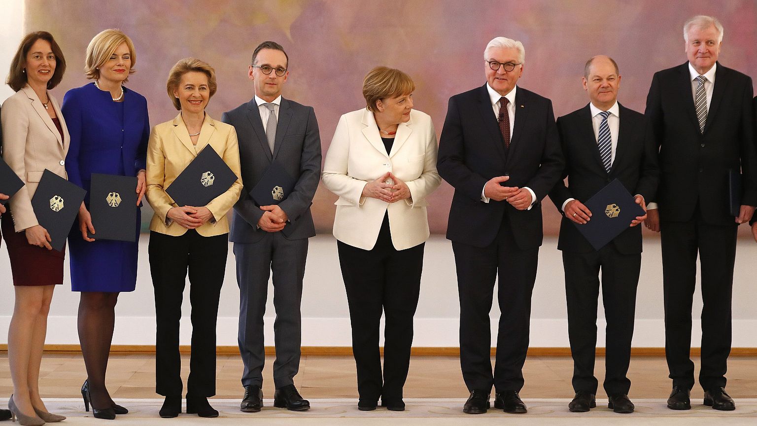 Bundeskabinett ernannt und vereidigt