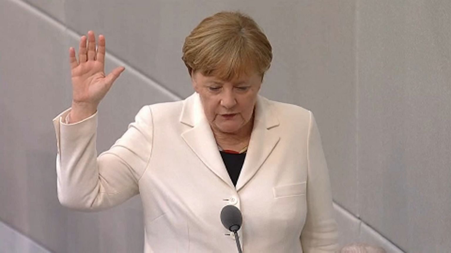 Megvan az új Merkel-kormány