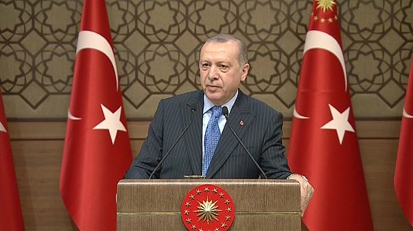 Erdoğan: "Temenni ederim Afrin akşama düşer" Erdoğan: "Temenni ederim Afrin akşama düşer"