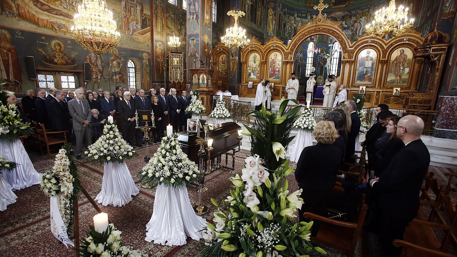 Συγκίνηση στο τελευταίο αντίο στον Χρήστο Πασαλάρη 
