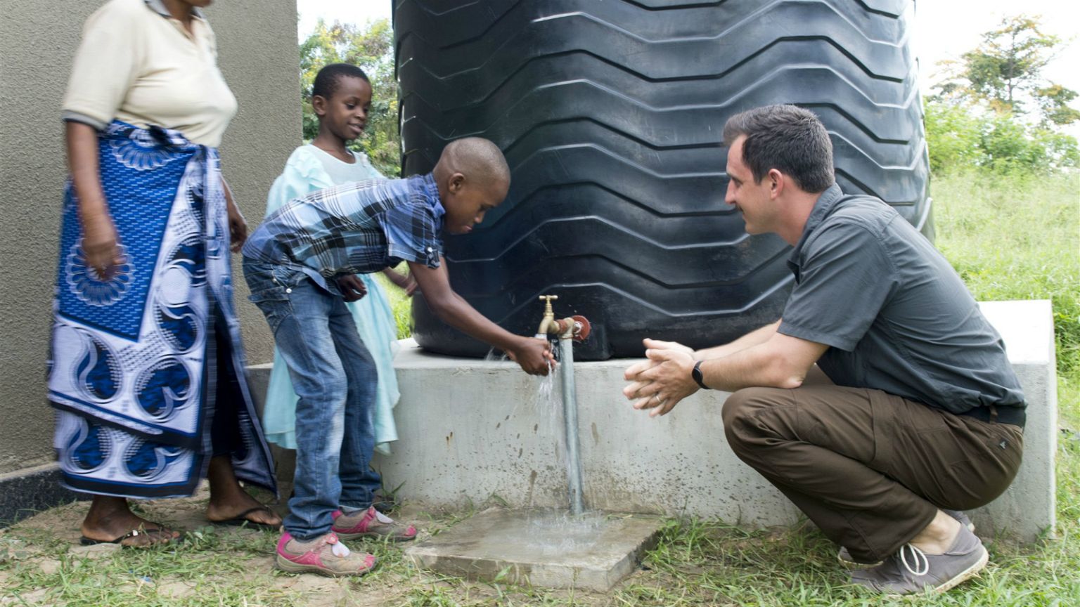 الإمارات تستخرج المياه من الهواء