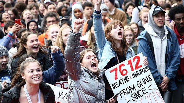 Marée jeune contre les armes Marée jeune contre les armes
