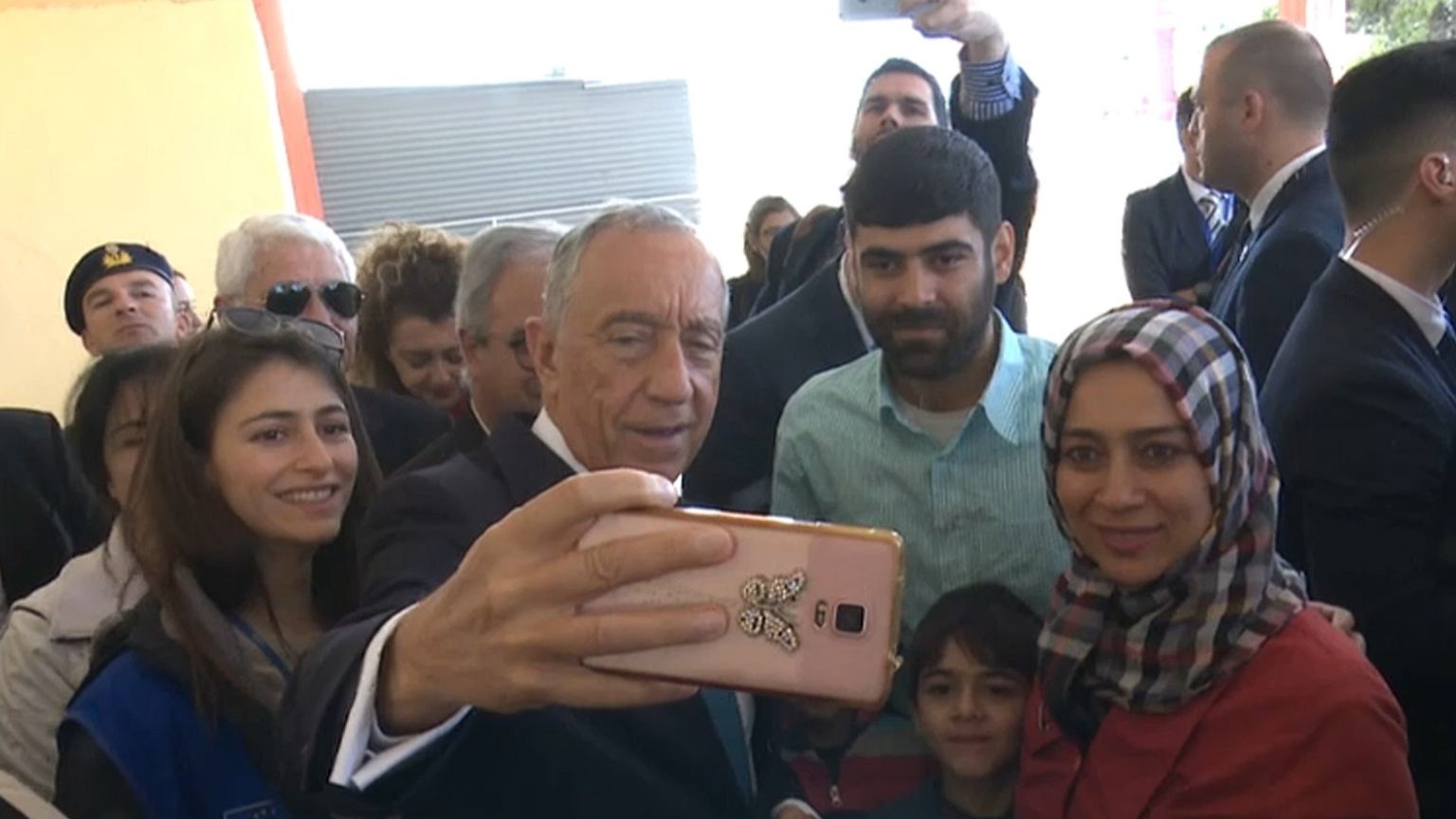 Marcelo deixa mensagens de esperança a refugiados na Grécia