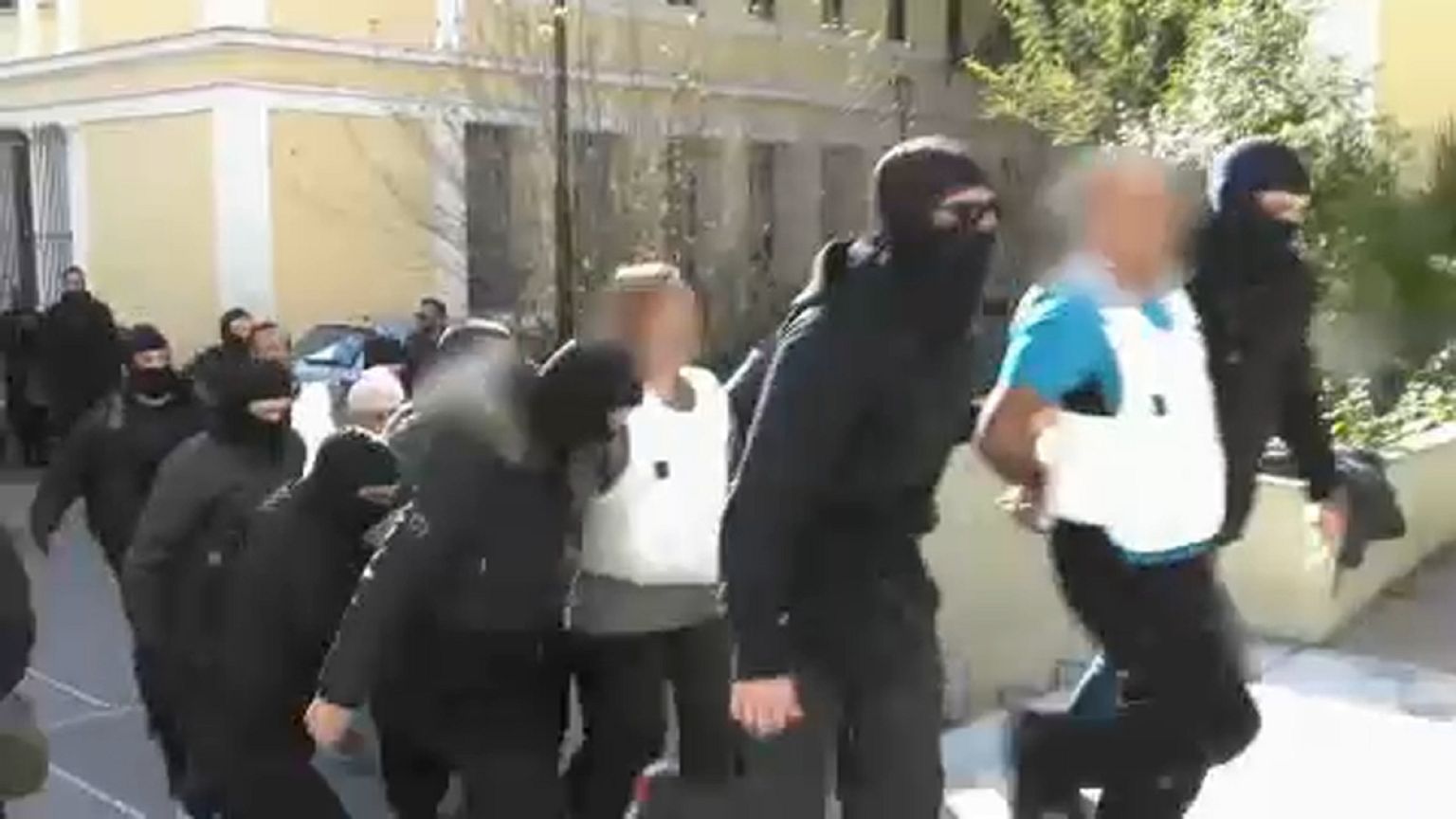 Nem adják ki a kurd lányt
