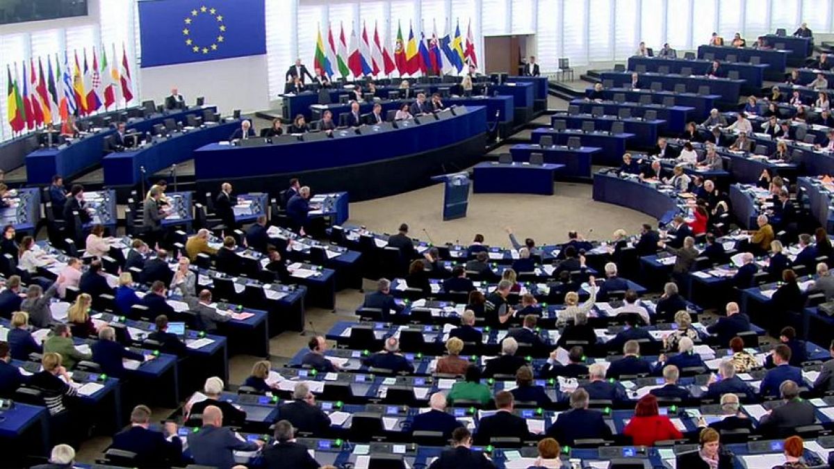 البرلمان الأوروبي  يلوّح بإنشاء محكمة جرائم حرب في سوريا