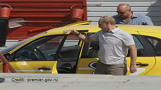 بوتين فكر جديا بأن يعمل سائق سيارة أجرة