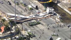 Crolla cavalcavia a Miami: almeno quattro morti
