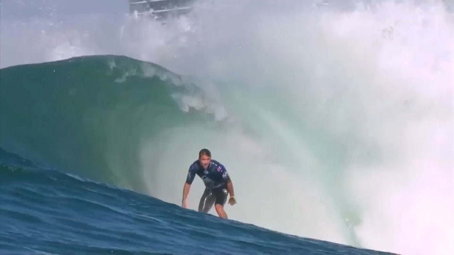 Wilson et Peterson font un tube sur la Gold Coast
