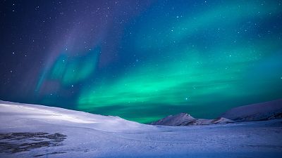  شاهد بالفيديو: ألوان الشفق القطبي تزيّن سماء فنلندا