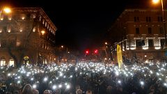 Будапешт: Юбилейный марш с политическими лозунгами