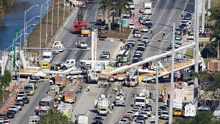 Quatro mortos em queda de ponte pedonal na Florida