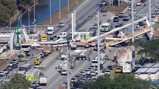 Φλόριδα: Τέσσερις νεκροί από την κατάρρευση νέας πεζογέφυρας Φλόριδα: Τέσσερις νεκροί από την κατάρρευση νέας πεζογέφυρας