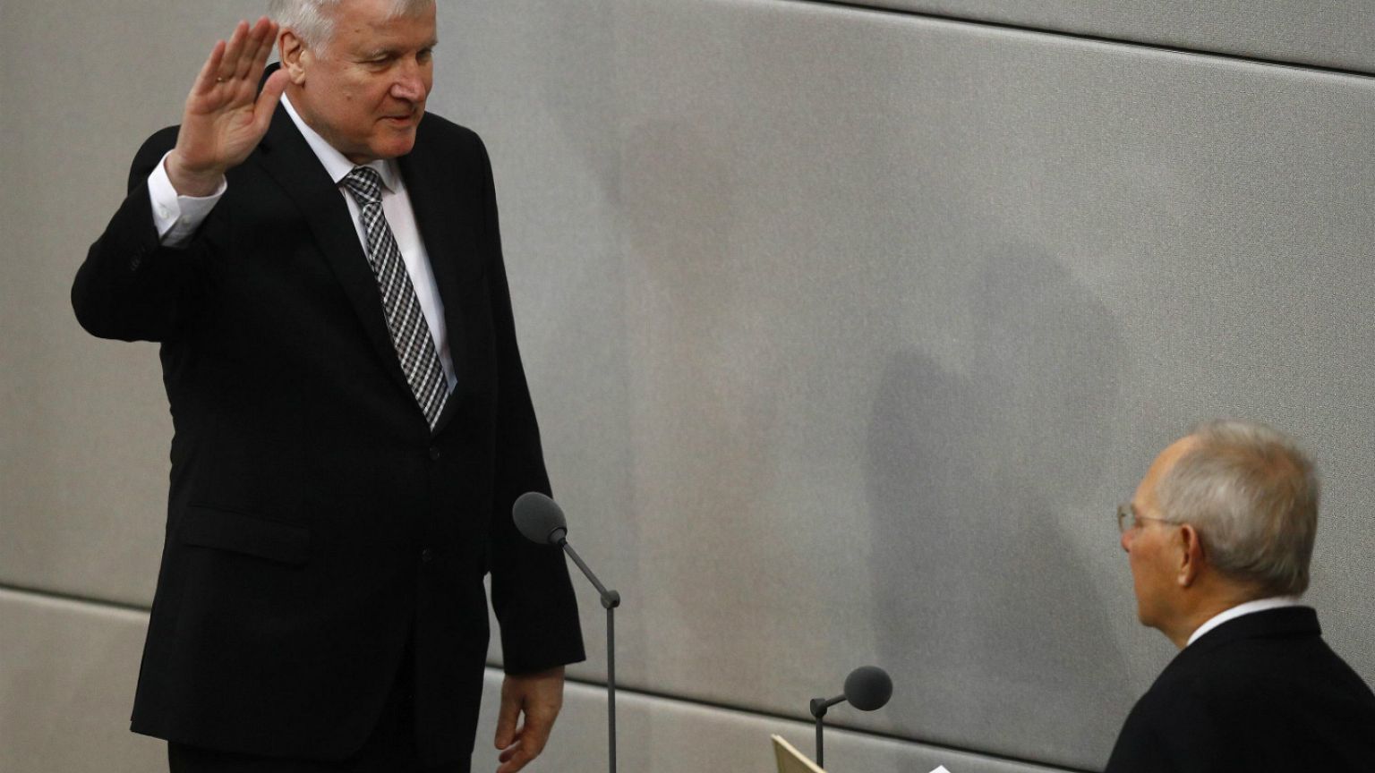 Alman içişleri bakanı: İslam Almanya'nın bir parçası değil