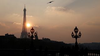 1665 Stufen: Wettlauf auf den Eiffelturm