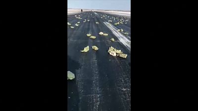 Βίντεο: 3,5 τόνοι χρυσού έπεσαν από αεροπλάνο την ώρα της απογείωσης!