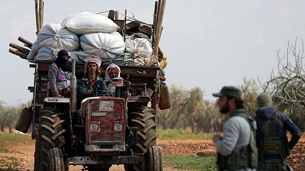 Αφρίν: Οι άμαχοι εγκαταλείπουν την πόλη - Συνεχίζονται οι μάχες Αφρίν: Οι άμαχοι εγκαταλείπουν την πόλη - Συνεχίζονται οι μάχες