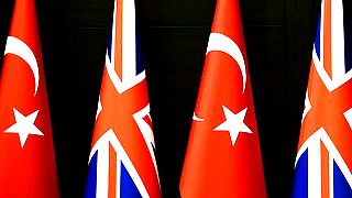 İngiltere Türk vatandaşlarına süresiz oturum hakkını kaldırdı