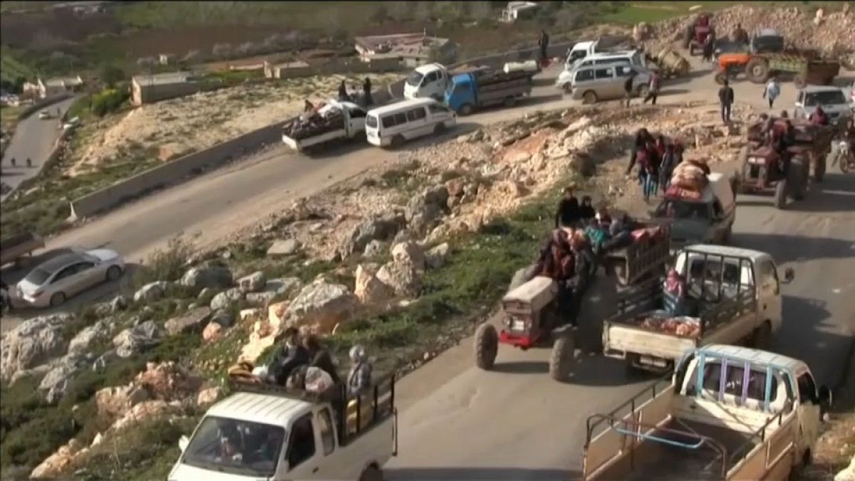 Milhares de pessoas fogem de Afrin