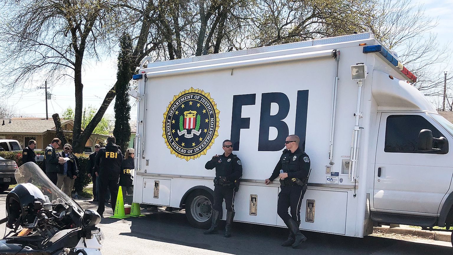 FBI smantella azienda che modificava blackberry