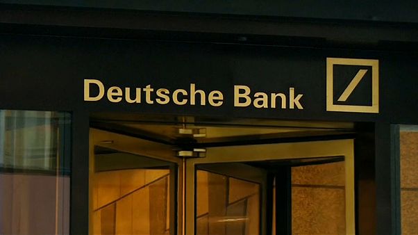 Deutsche Bank pays out billions in bonuses Deutsche Bank pays out billions in bonuses