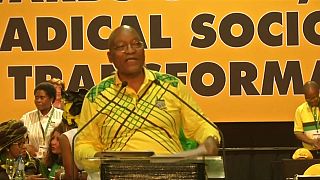 Sudafrica: Zuma 16 volte indagato, vicino al processo