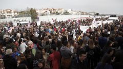 Συγκέντρωση εκπαιδευτικών στο Υπουργείο Παιδείας