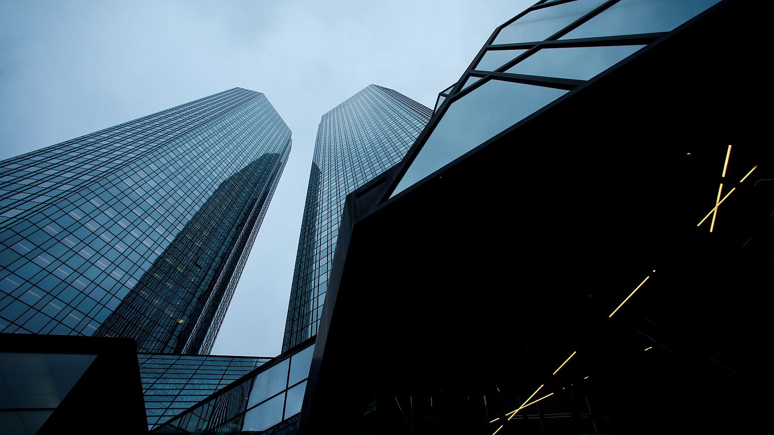 Deutsche Bank: Μπόνους 2,2 δις € στο προσωπικό