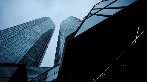 Deutsche Bank: Μπόνους 2,2 δις € στο προσωπικό Deutsche Bank: Μπόνους 2,2 δις € στο προσωπικό