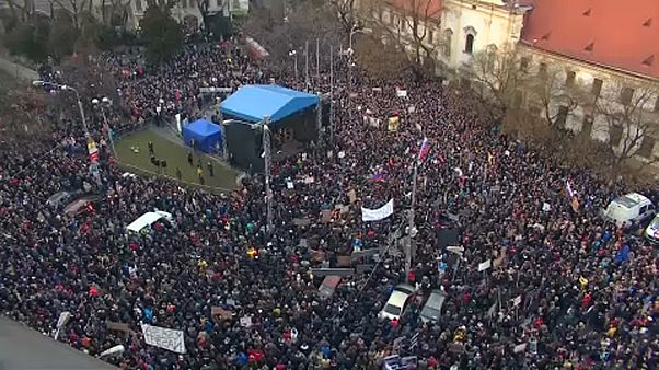 A tömeg ugyanakkora, a követelések fokozódnak Szlovákiában A tömeg ugyanakkora, a követelések fokozódnak Szlovákiában