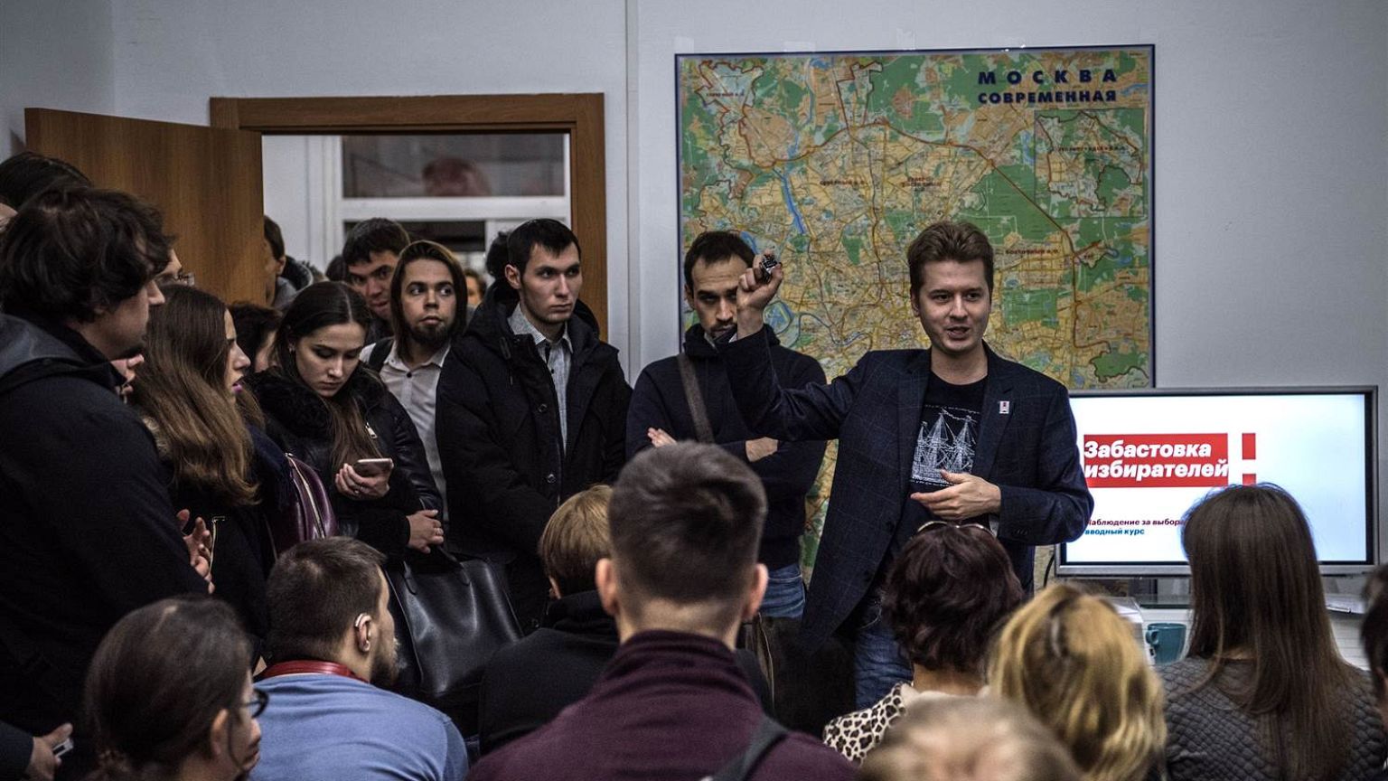 Lawyer Alexander Pomazuev explains the duties of election observers