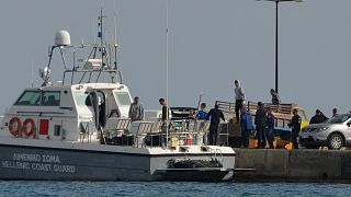 Ege'de göçmen teknesi battı, 5'i çocuk 15 kişi hayatını kaybetti
