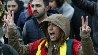 Gegen Afrin-Offensive der Türkei: Mehr als 10.000 bei Newroz-Demo