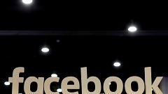Facebook suspends Trump election campaign's political data firm 