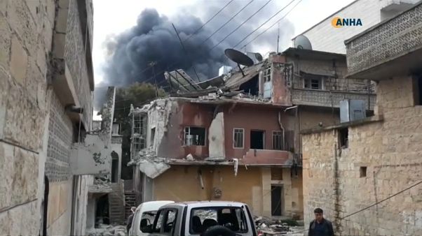 Çatışmaların ortasında esir kalan Suriyelilerin tahliyesi hız kazandı Çatışmaların ortasında esir kalan Suriyelilerin tahliyesi hız kazandı